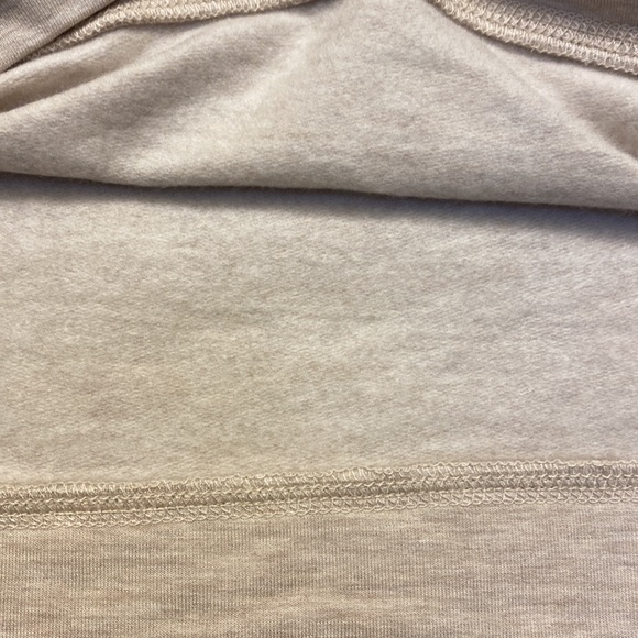 Mono B cropped hoodie - Picture 2 of 3